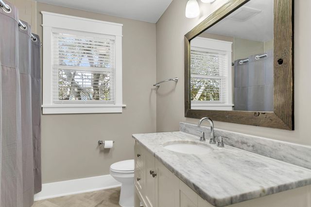 211 E Richardson Avenue, Summerville, SC 29483