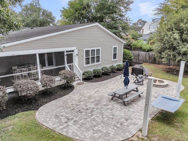 211 E Richardson Avenue, Summerville, SC 29483