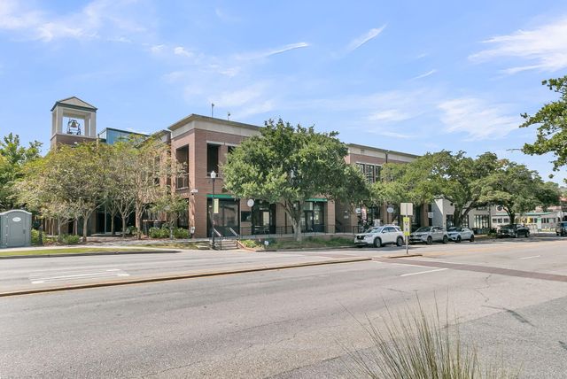 211 E Richardson Avenue, Summerville, SC 29483