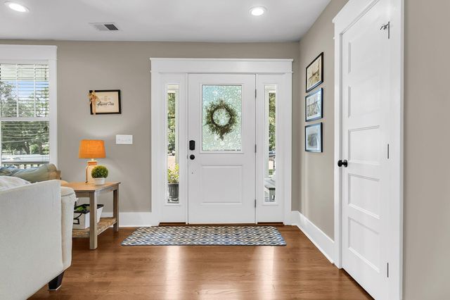 211 E Richardson Avenue, Summerville, SC 29483