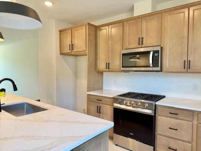 909 Mount Curve Boulevard F, Saint Paul, MN 55116