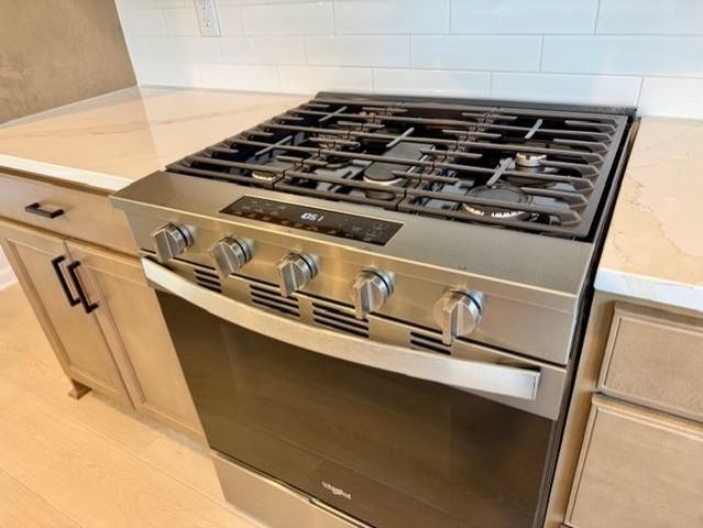 909 Mount Curve Boulevard F, Saint Paul, MN 55116