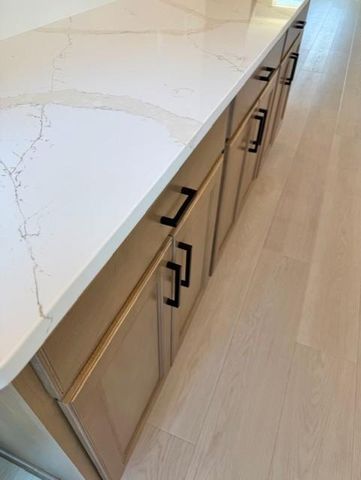 909 Mount Curve Boulevard F, Saint Paul, MN 55116