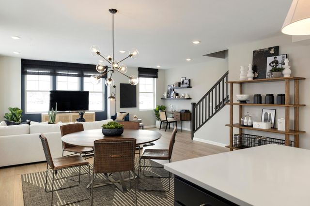 909 Mount Curve Boulevard F, Saint Paul, MN 55116