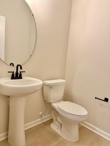 909 Mount Curve Boulevard F, Saint Paul, MN 55116