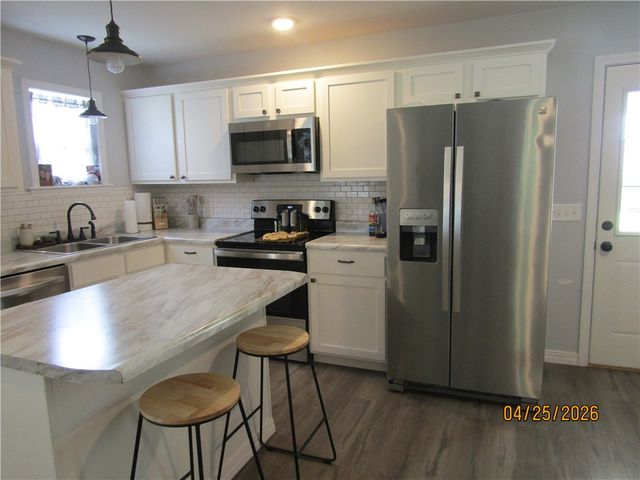 205 Cedarvale Road, Berryville, AR 72616