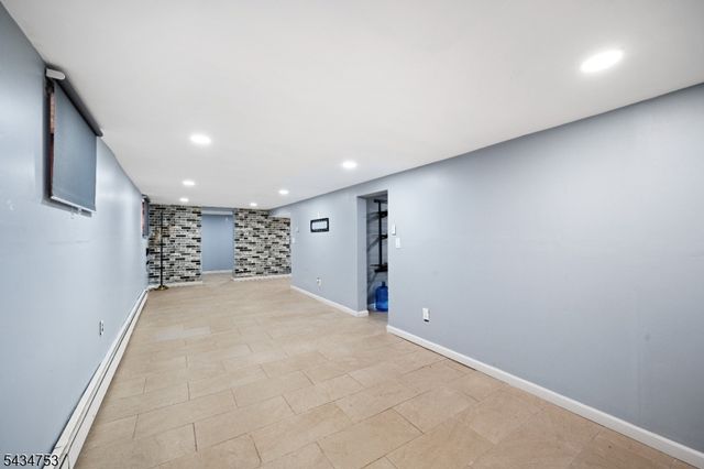 247 E 6Th St, Clifton City, NJ 07011