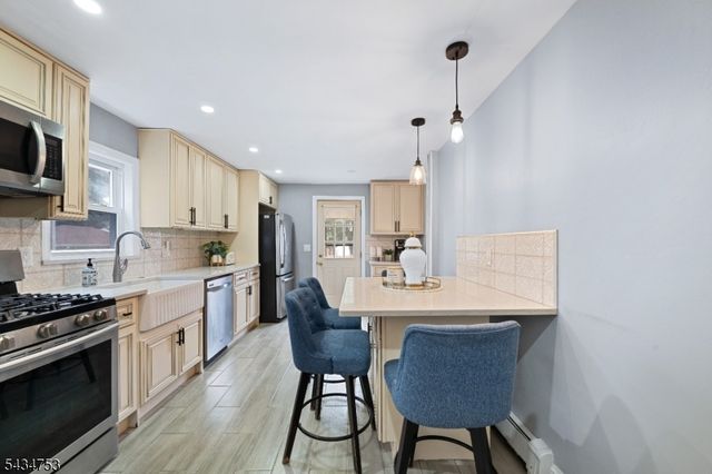 247 E 6Th St, Clifton City, NJ 07011