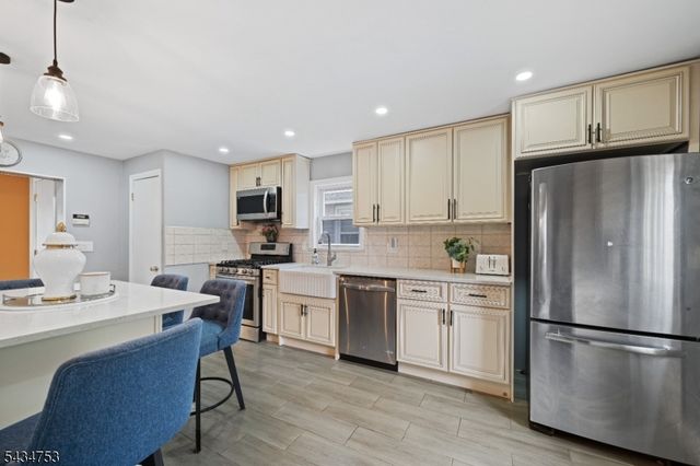 247 E 6Th St, Clifton City, NJ 07011