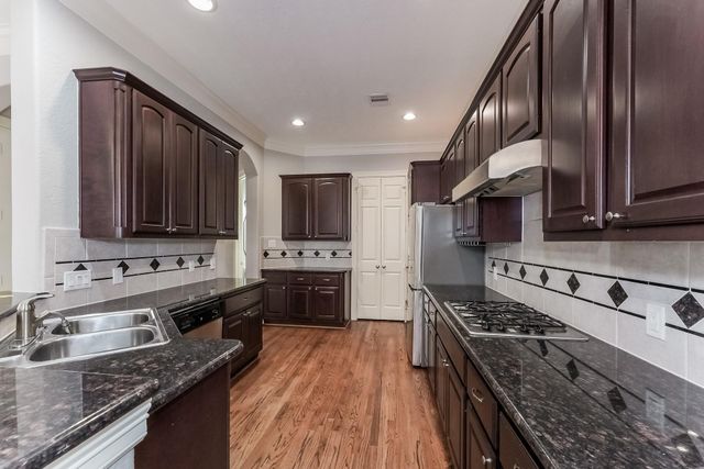 3215 Holly Thicket Drive, Houston, TX 77042