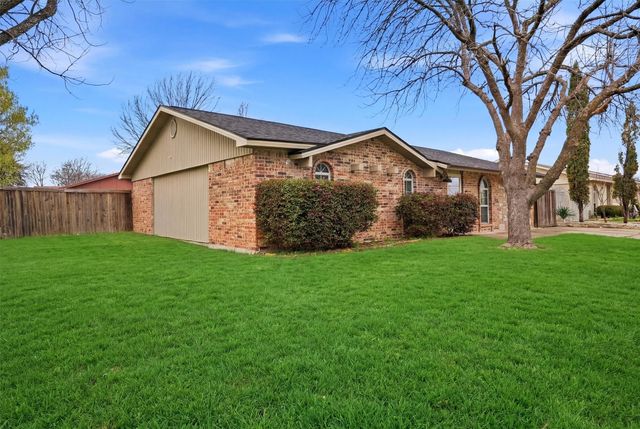 2401 Richmond Drive, Plano, TX 75074