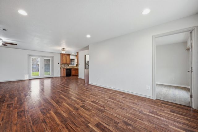 2401 Richmond Drive, Plano, TX 75074