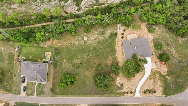 320 Onion Creek LN, Driftwood, TX 78619