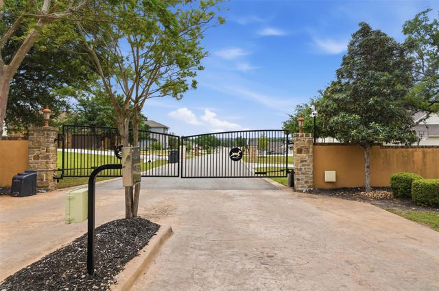 320 Onion Creek LN, Driftwood, TX 78619