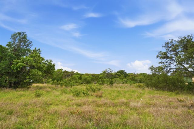 320 Onion Creek LN, Driftwood, TX 78619