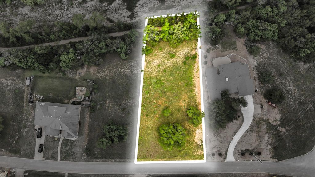 320 Onion Creek LN, Driftwood, TX 78619
