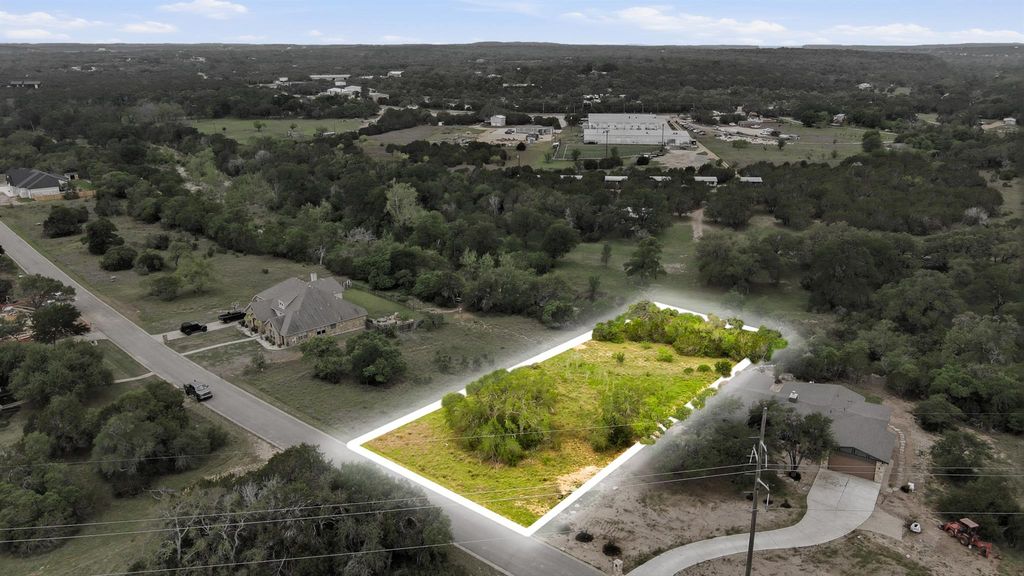 320 Onion Creek LN, Driftwood, TX 78619