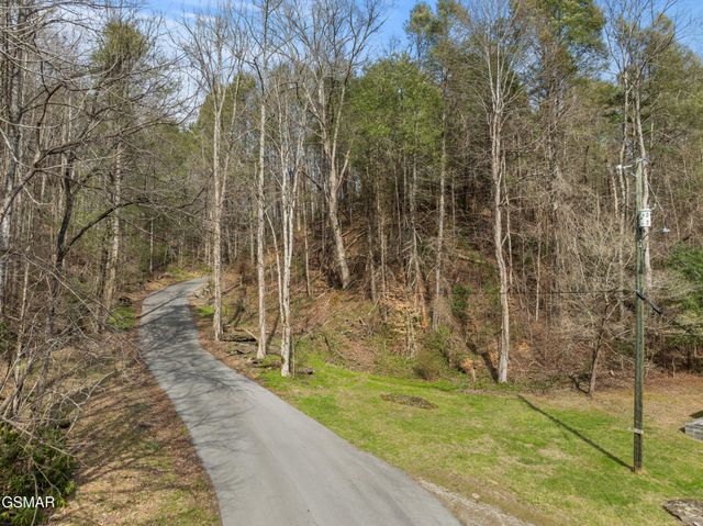 520 Huskey Grove Road, Sevierville, TN 37876