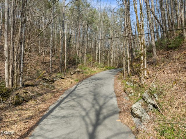 520 Huskey Grove Road, Sevierville, TN 37876