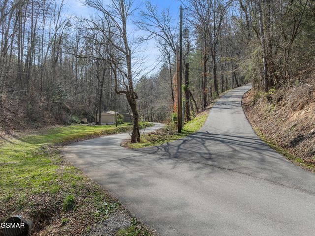 520 Huskey Grove Road, Sevierville, TN 37876