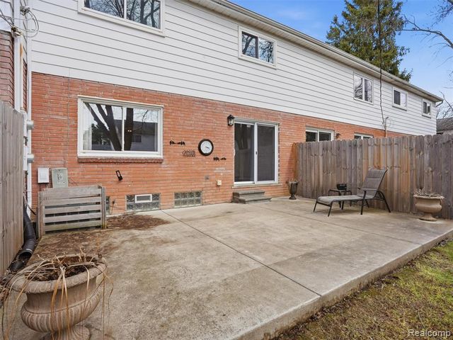 115 Manor Way, Rochester Hills, MI 48309