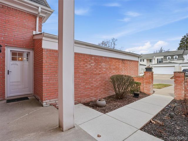 115 Manor Way, Rochester Hills, MI 48309