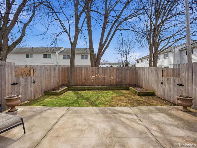 115 Manor Way, Rochester Hills, MI 48309