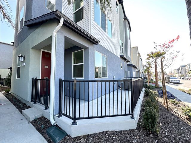 311 N Standard Avenue, Santa Ana, CA 92701