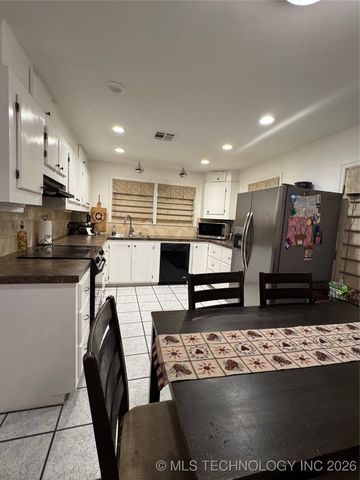 17405 S Garnett Road, Bixby, OK 74008