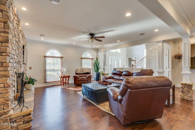 3504 Bondwood Circle, Johnson City, TN 37604