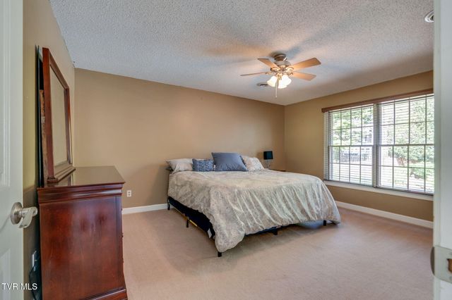 3504 Bondwood Circle, Johnson City, TN 37604