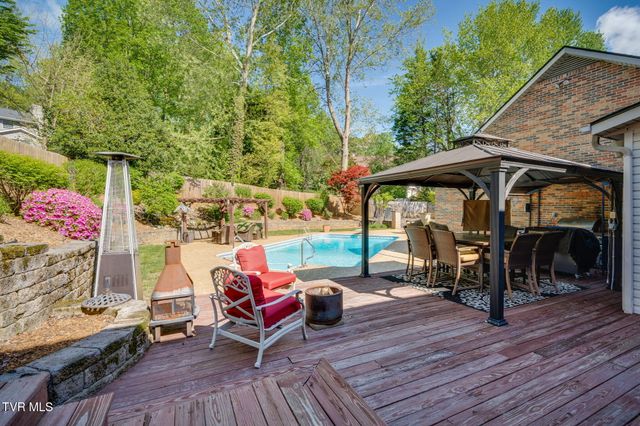 3504 Bondwood Circle, Johnson City, TN 37604