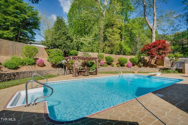 3504 Bondwood Circle, Johnson City, TN 37604