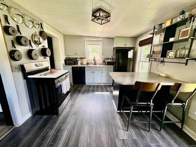 58335 County Road 105, Elkhart, IN 46517