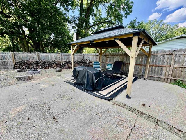 58335 County Road 105, Elkhart, IN 46517
