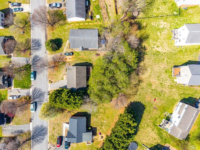 340 Blackhawke Drive, Lynchburg, VA 24502