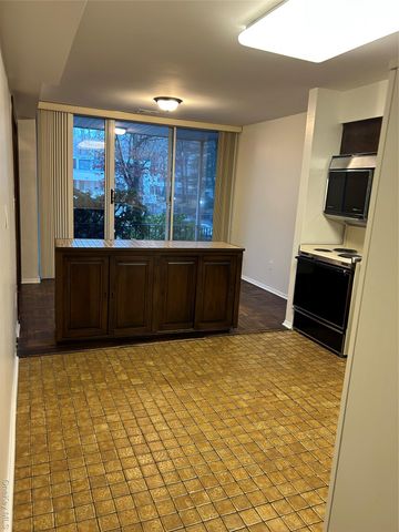 912 Colony Drive 912, Hartsdale, NY 10530