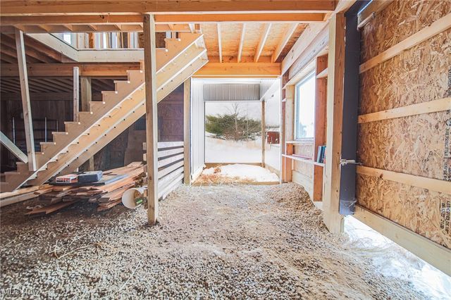 3640 NW Hope Road, Magnolia, OH 44643