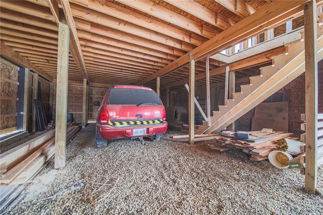 3640 NW Hope Road, Magnolia, OH 44643