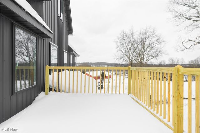 3640 NW Hope Road, Magnolia, OH 44643