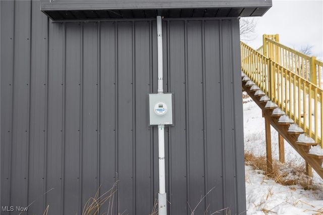 3640 NW Hope Road, Magnolia, OH 44643