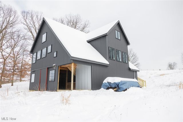 3640 NW Hope Road, Magnolia, OH 44643