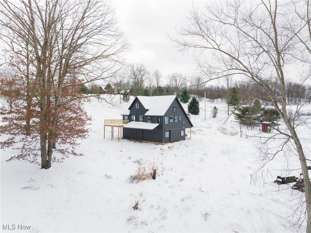 3640 NW Hope Road, Magnolia, OH 44643