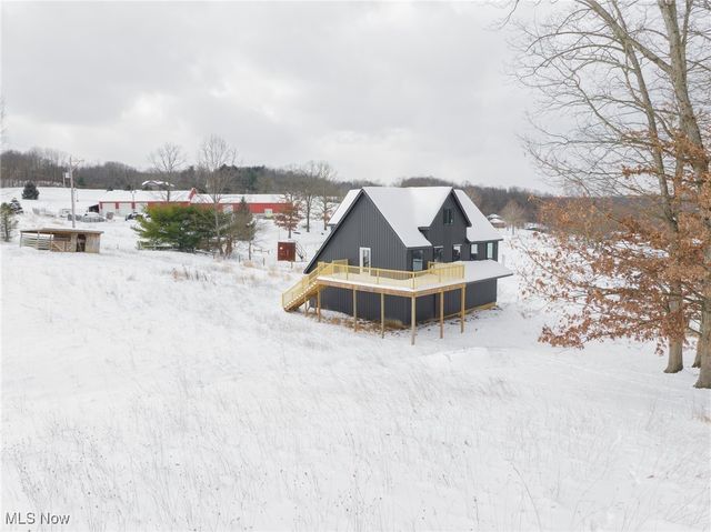 3640 NW Hope Road, Magnolia, OH 44643