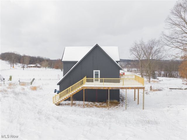 3640 NW Hope Road, Magnolia, OH 44643