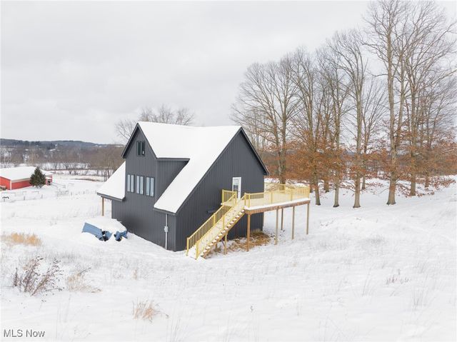 3640 NW Hope Road, Magnolia, OH 44643