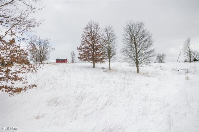 3640 NW Hope Road, Magnolia, OH 44643