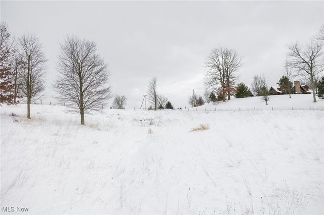 3640 NW Hope Road, Magnolia, OH 44643