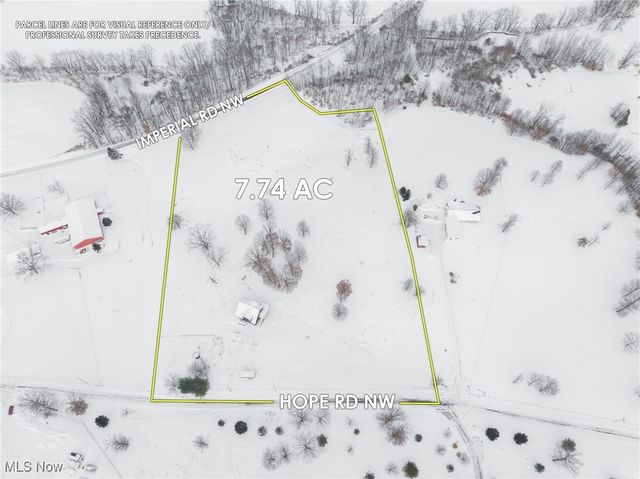 3640 NW Hope Road, Magnolia, OH 44643