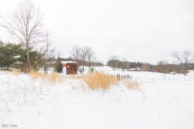 3640 NW Hope Road, Magnolia, OH 44643